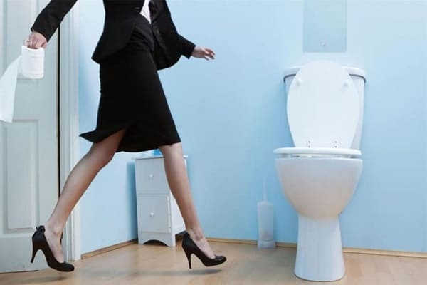 Nguyên nhân bị tiểu buốt là gì