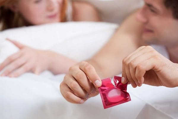 sử dụng bao cao su khi quan hệ