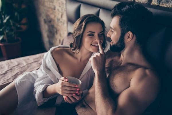 tại sao quan hệ xong lại đi hai hàng