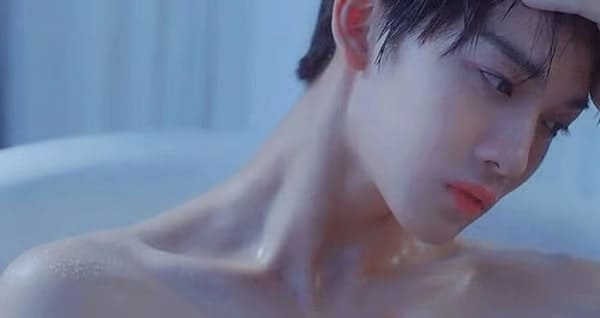 xương quai xanh nam giới 2