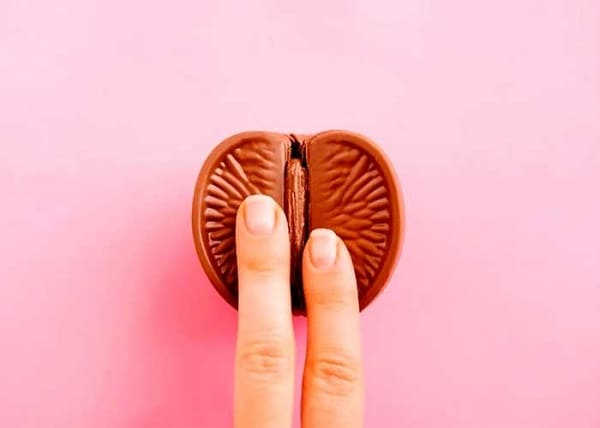 quan hệ bằng tay là sao